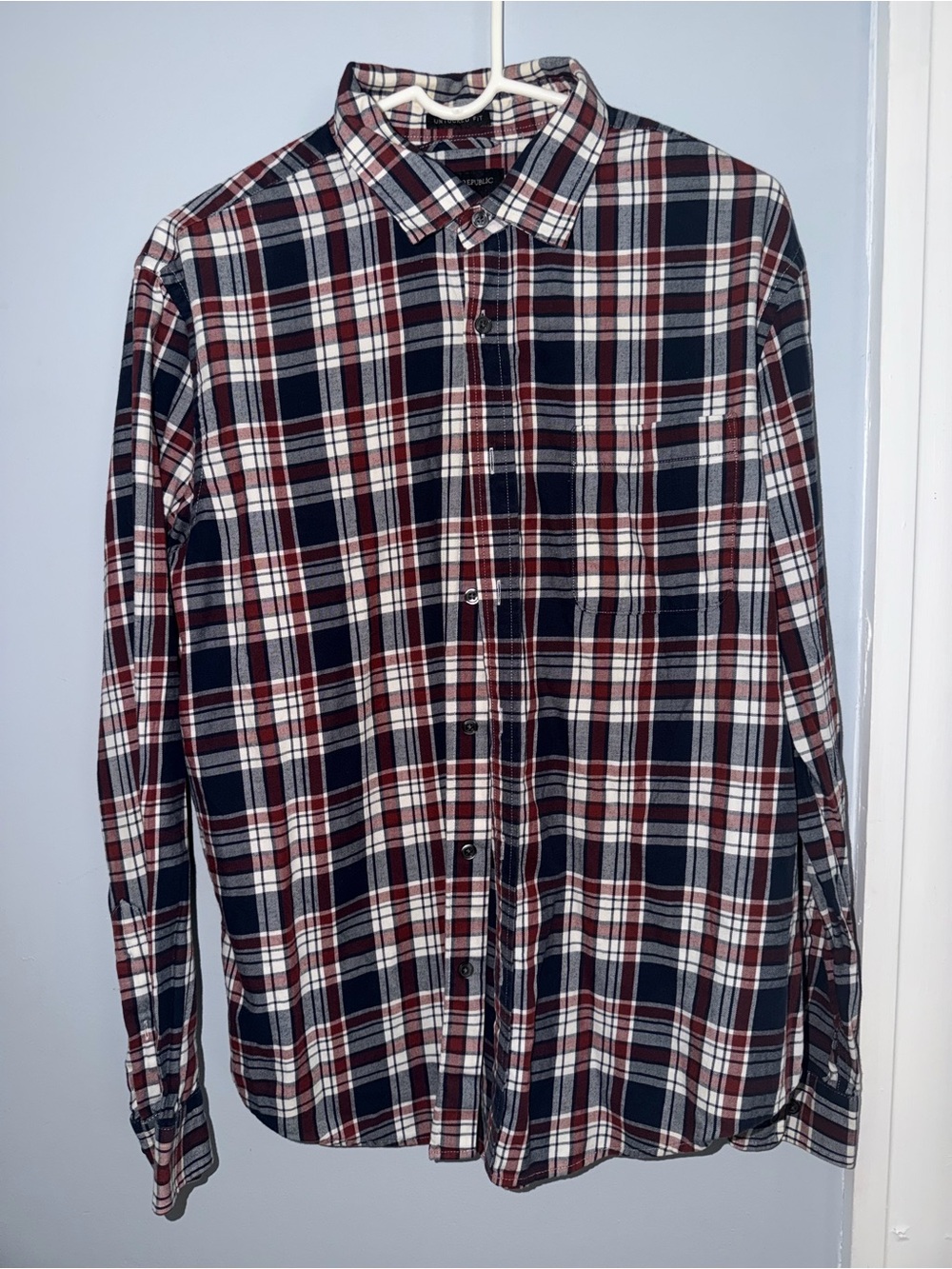 Banana Republic Plaid Button Up Shirt Men’s Large Red Blue Long Sleeve